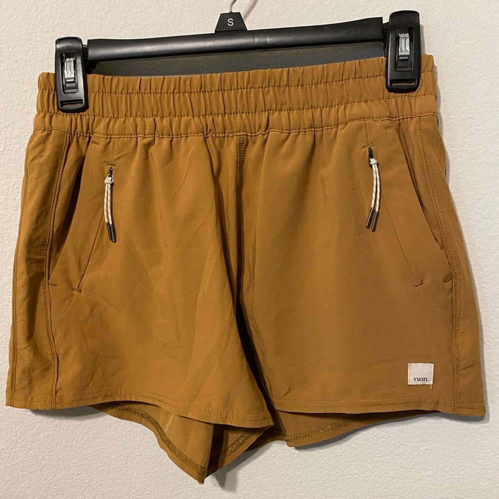 Vuori Women’s Dash 3” Performance Shorts Golden Yellow S